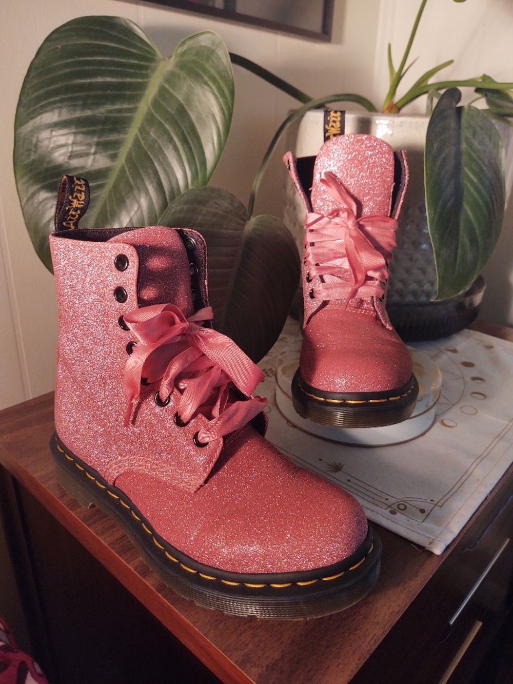 EUC Dr. Martens 1460 Pascal Glitter Pink US 6 AirWair cushioned sole